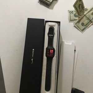 42mm Nike Apple Watch series 3 GPS